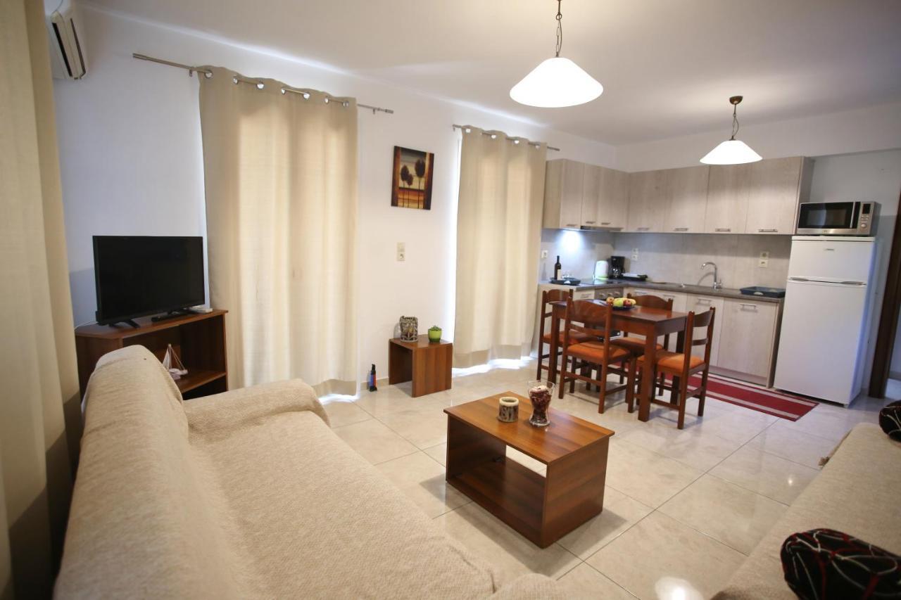 Cozy In City's Suburbs Apartment
