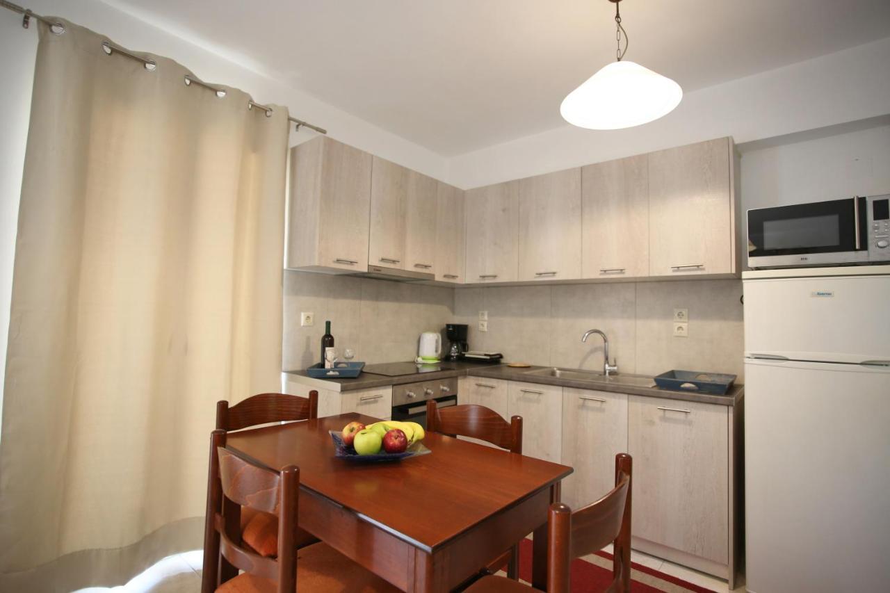 Apartment Cozy In City's Suburbs