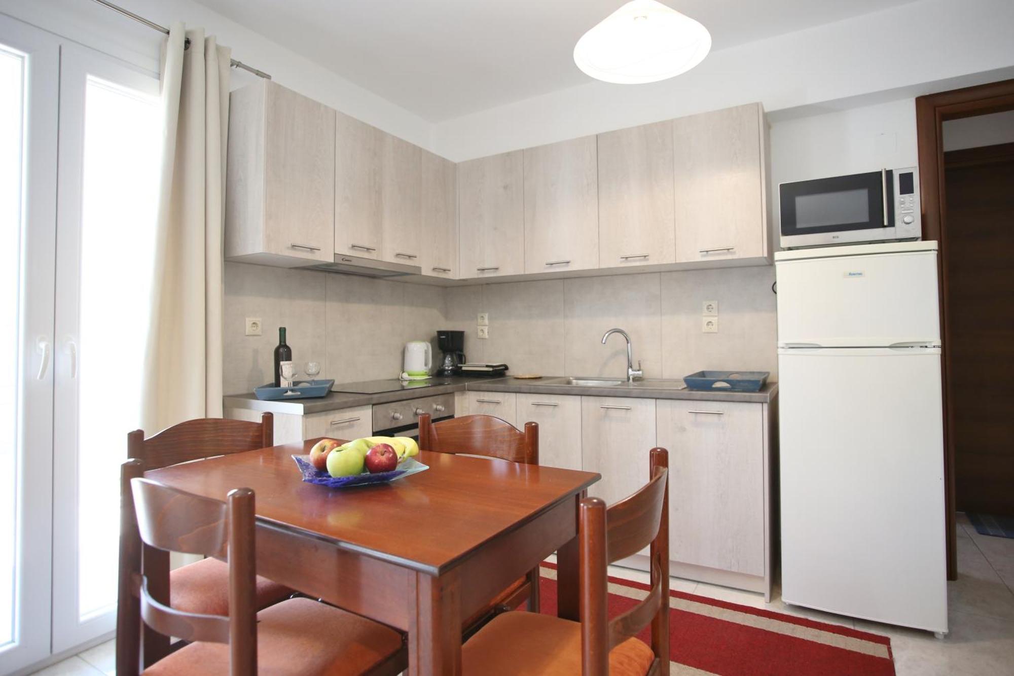 Apartment Cozy In City's Suburbs Lefkáda